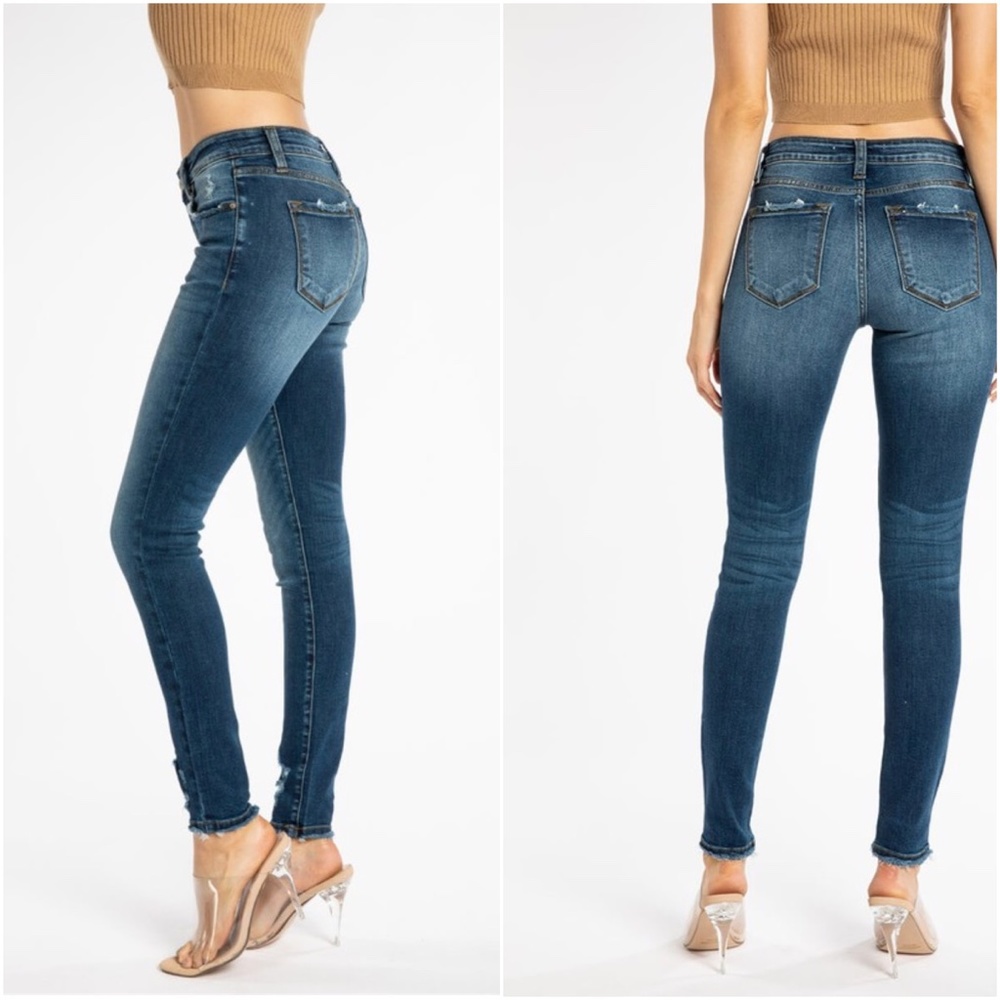 dark wash Kancan distressed frayed skinny Jeans - Picture 4 of 5